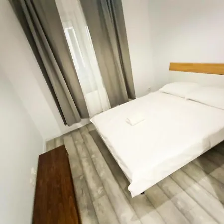 Preciziei Retreat Ap With Parking And Self Check In *