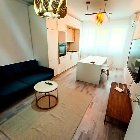 Preciziei Retreat Ap With Parking And Self Check In Bukarest
