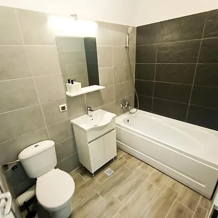 מלון Preciziei Retreat Ap With Parking And Self Check In *